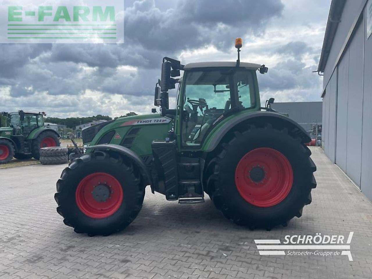 Fendt 724 vario s4 profi plus ProfiPlus - Трактор: фото 4 Fendt 724 vario s4 profi plus ProfiPlus - Трактор: фото 4
