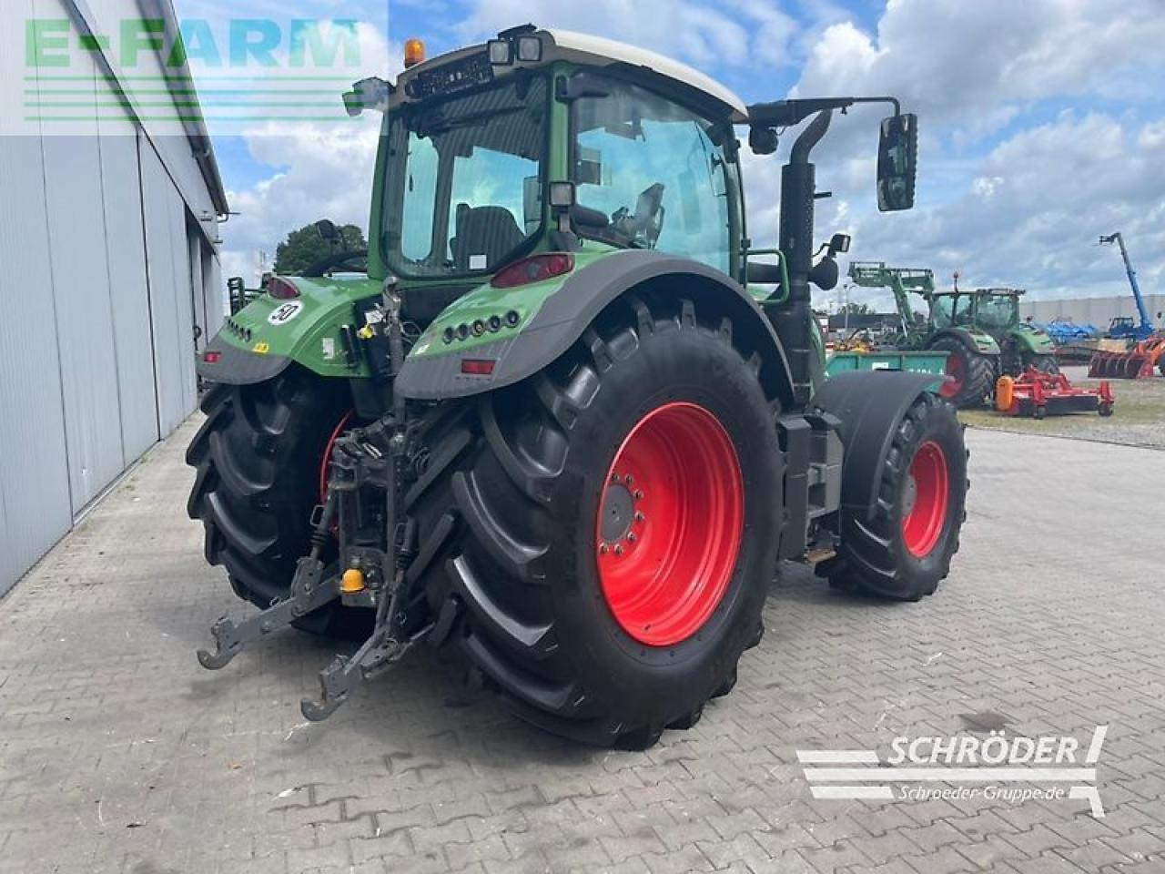 Fendt 724 vario s4 profi plus ProfiPlus - Трактор: фото 3 Fendt 724 vario s4 profi plus ProfiPlus - Трактор: фото 3