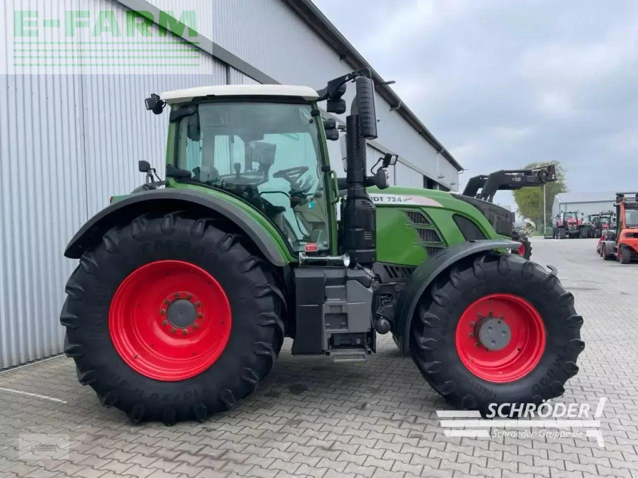Fendt 724 vario s4 profi plus ProfiPlus - Трактор: фото 2 Fendt 724 vario s4 profi plus ProfiPlus - Трактор: фото 2