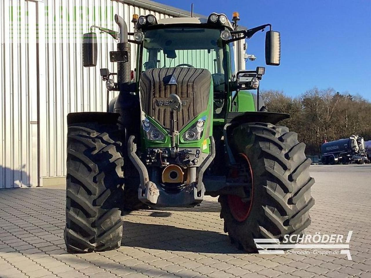 Fendt 824 vario s4 profi plus ProfiPlus - Трактор: фото 2 Fendt 824 vario s4 profi plus ProfiPlus - Трактор: фото 2