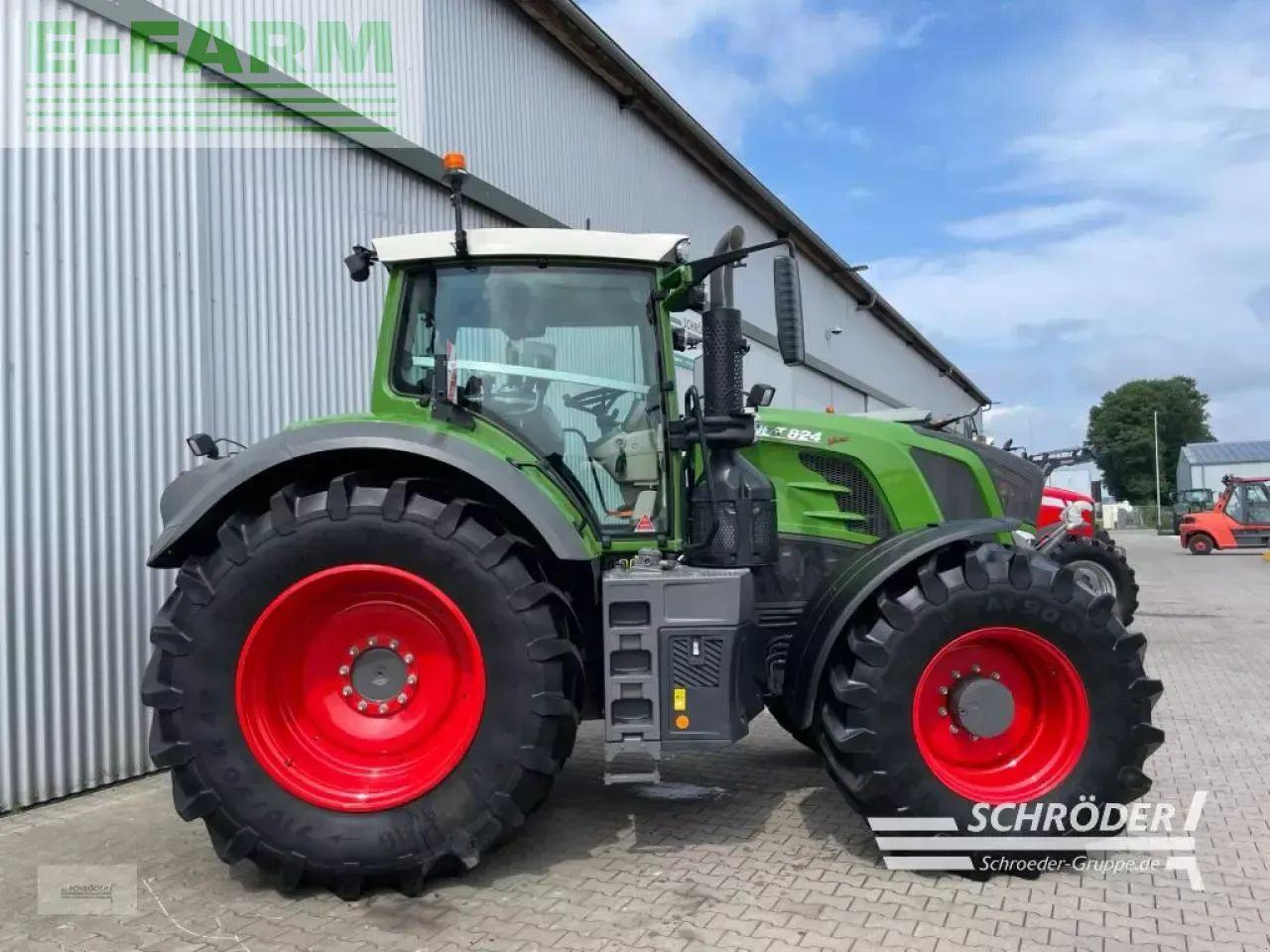 Fendt 824 vario s4 profi plus ProfiPlus - Трактор: фото 2 Fendt 824 vario s4 profi plus ProfiPlus - Трактор: фото 2
