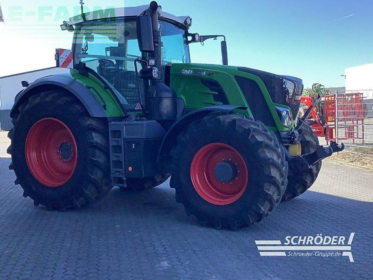 Fendt 824 vario s4 profi plus ProfiPlus - Трактор: фото 1 Fendt 824 vario s4 profi plus ProfiPlus - Трактор: фото 1