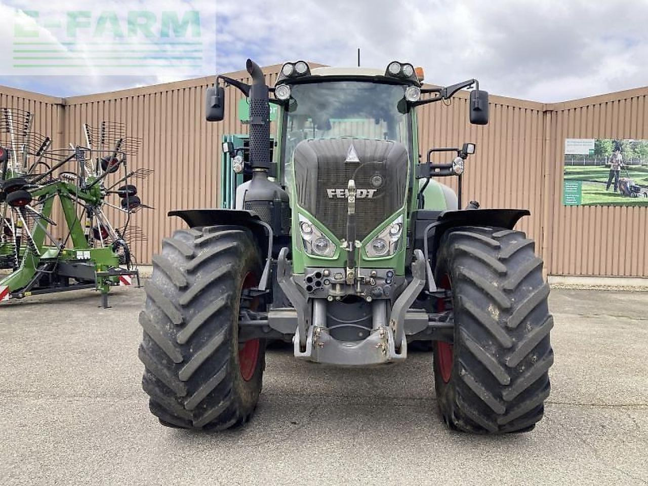 Fendt 824 vario s4 profi plus ProfiPlus - Трактор: фото 4 Fendt 824 vario s4 profi plus ProfiPlus - Трактор: фото 4
