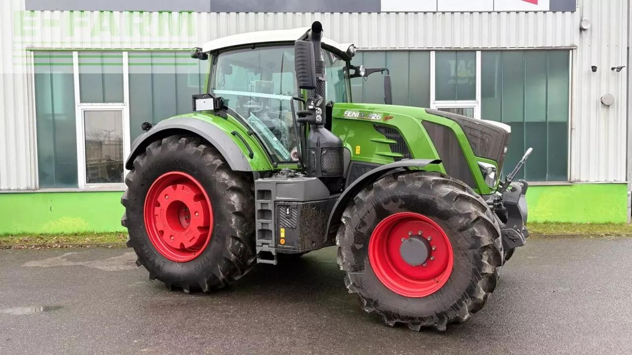Fendt 826 vario profi+ ProfiPlus - Трактор: фото 2 Fendt 826 vario profi+ ProfiPlus - Трактор: фото 2