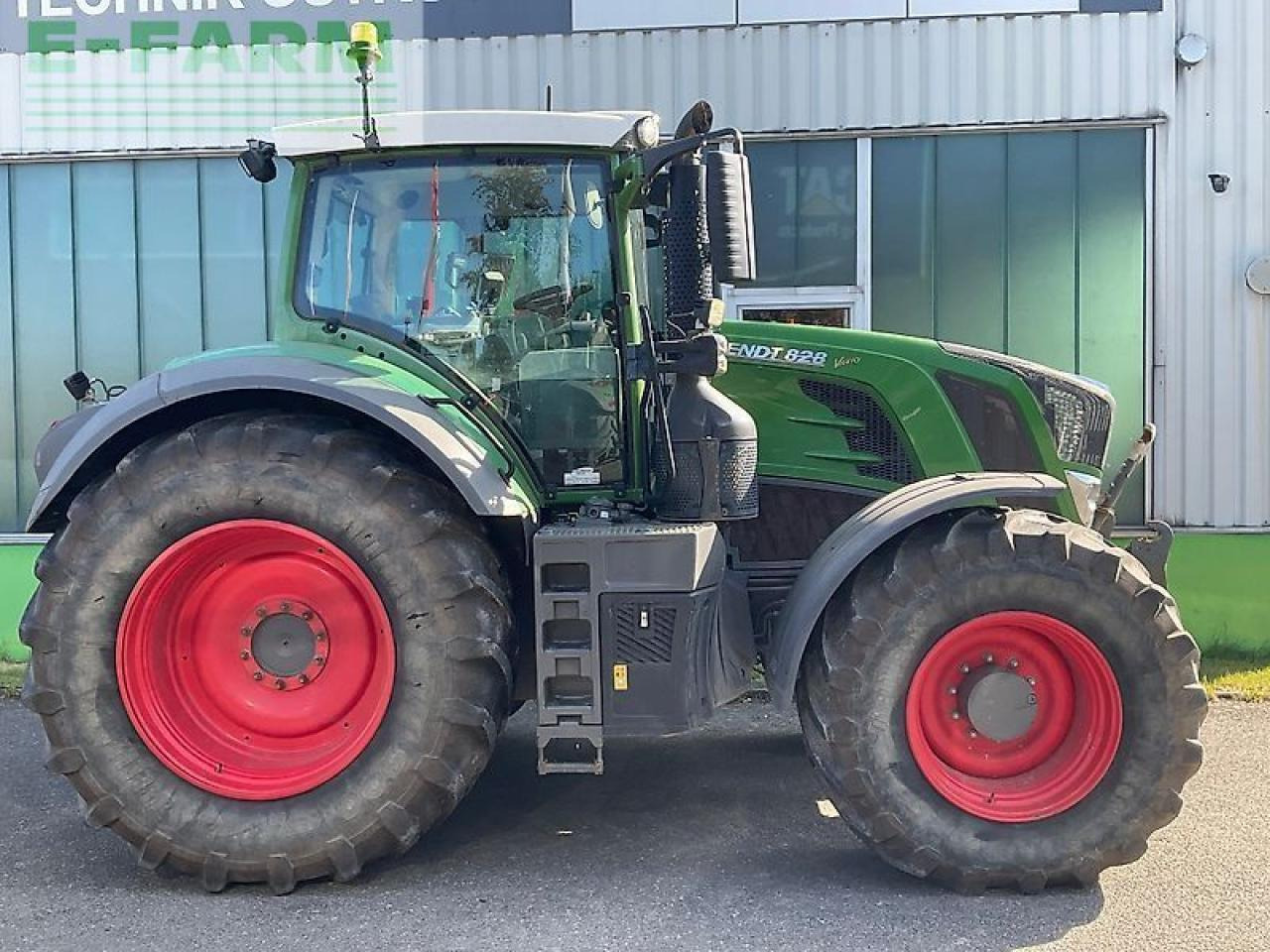 Fendt 828 vario s4 - Трактор: фото 4 Fendt 828 vario s4 - Трактор: фото 4