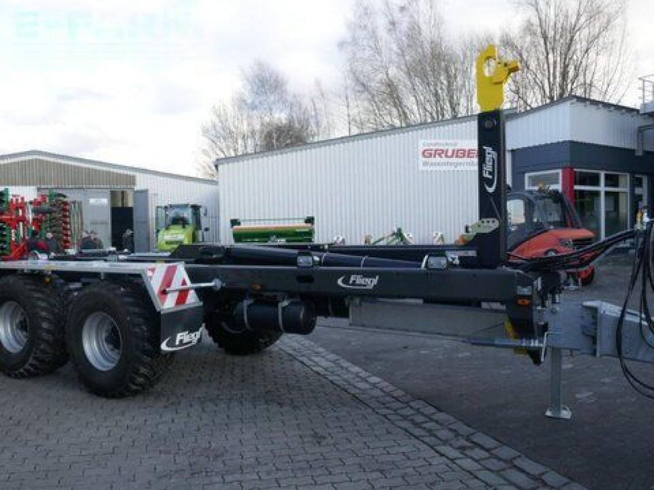 Fliegl hkl 22 - tandem abrollkipper - abgelagert! - Прицеп мультилифт/ Бункеровоз: фото 3 Fliegl hkl 22 - tandem abrollkipper - abgelagert! - Прицеп мультилифт/ Бункеровоз: фото 3