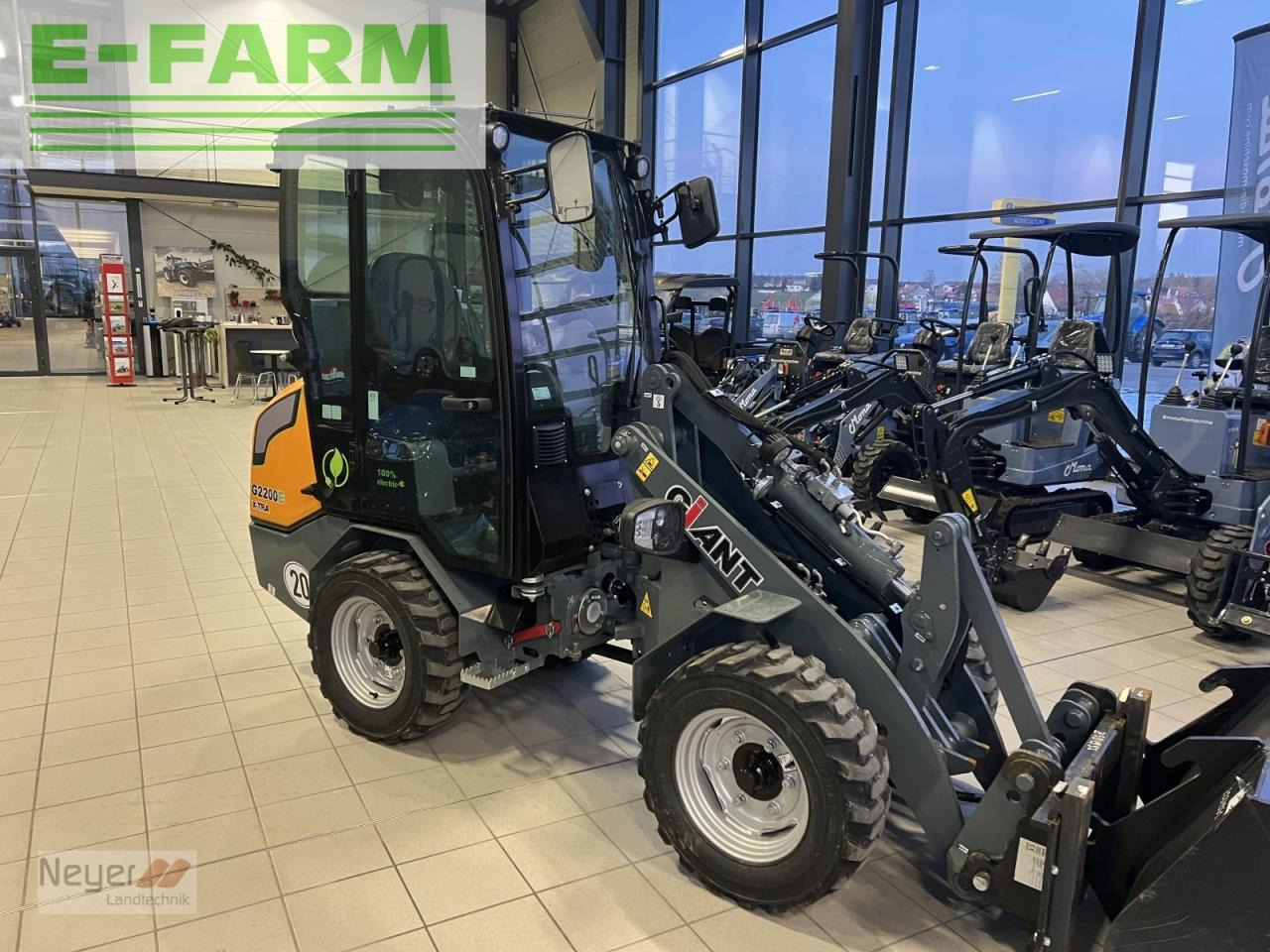 Giant elektro g2200e x-tra - Мини-экскаватор: фото 1 Giant elektro g2200e x-tra - Мини-экскаватор: фото 1