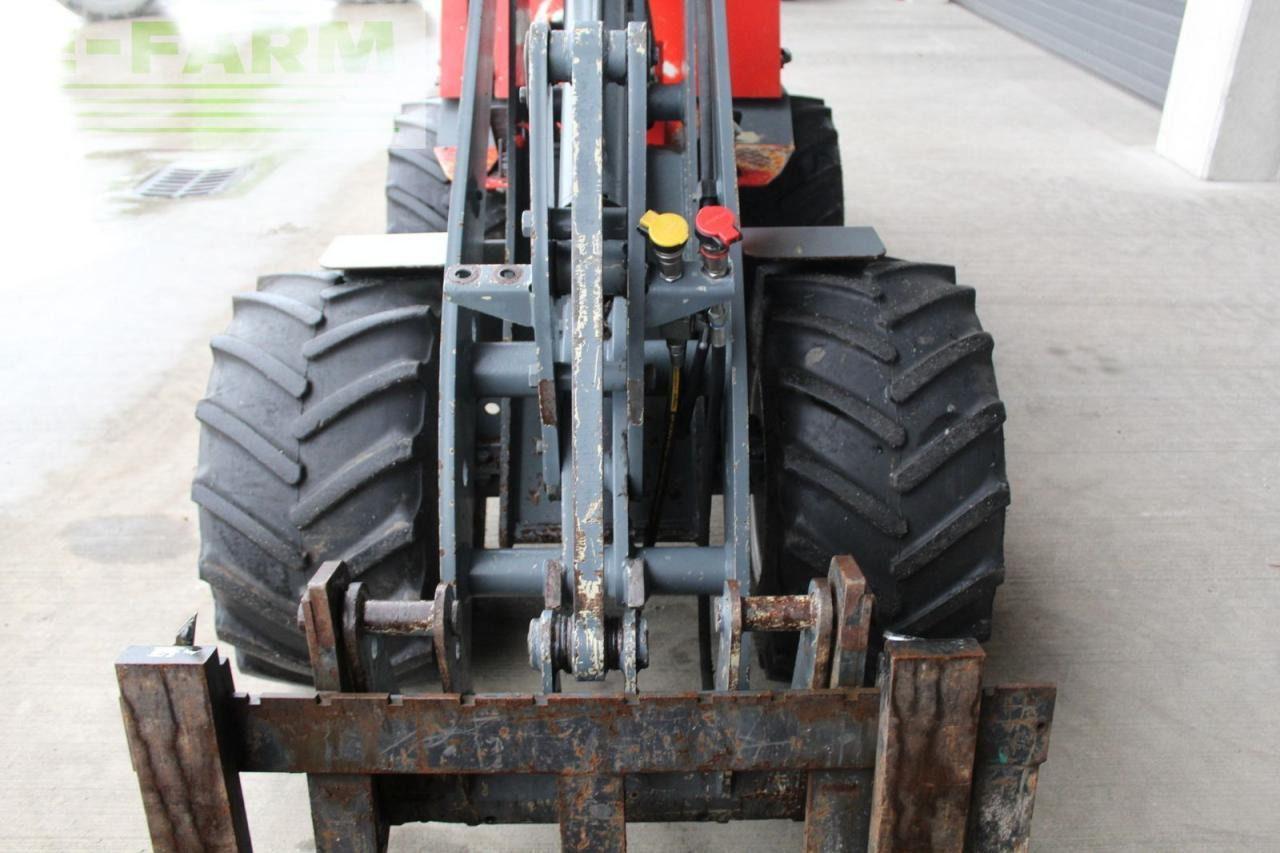 Giant hoflader d 335 t - Мини-экскаватор: фото 3 Giant hoflader d 335 t - Мини-экскаватор: фото 3