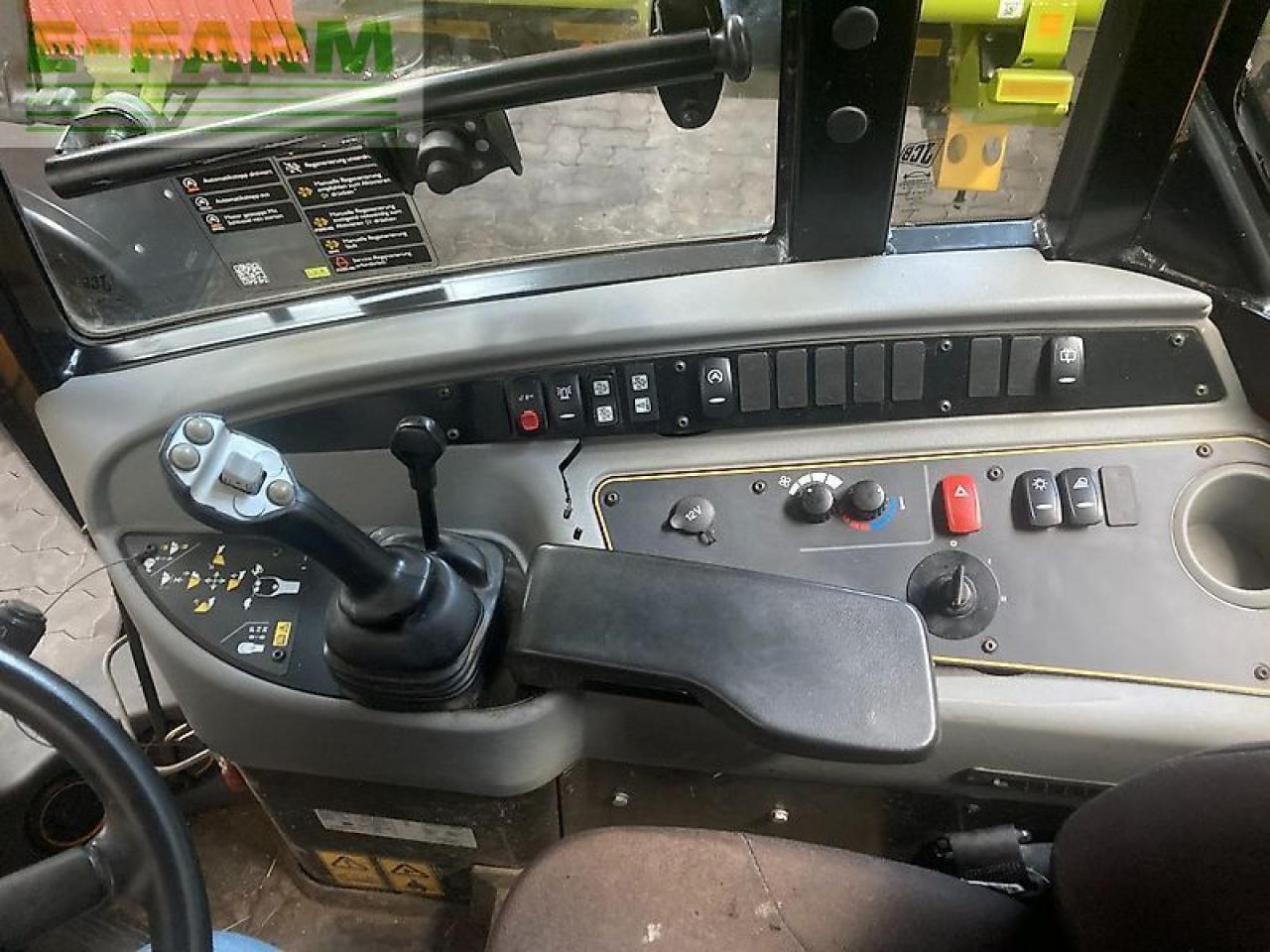 Мини-экскаватор JCB 407: фото 10 Мини-экскаватор JCB 407: фото 10