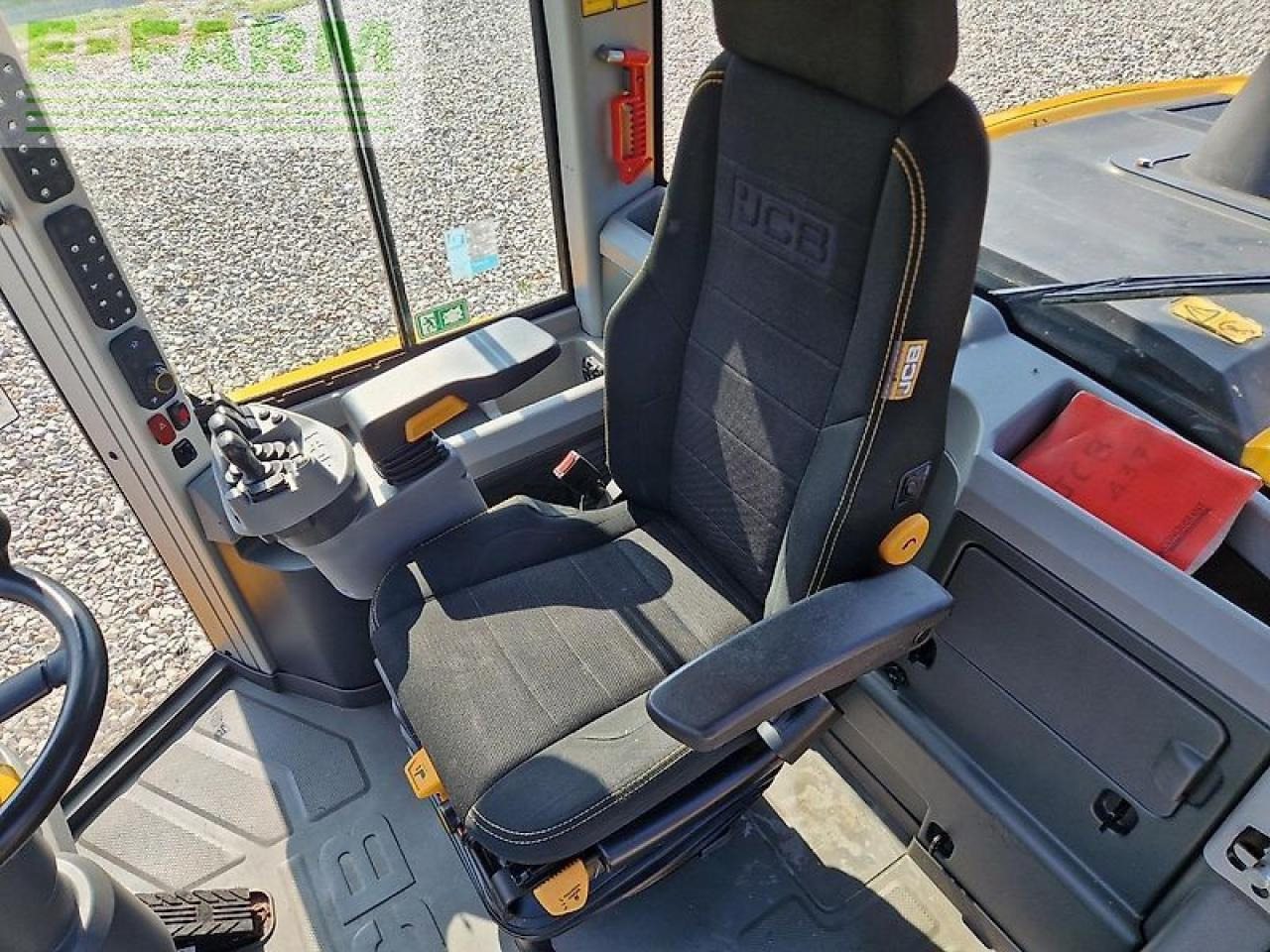 JCB 437ht - Мини-экскаватор: фото 5 JCB 437ht - Мини-экскаватор: фото 5