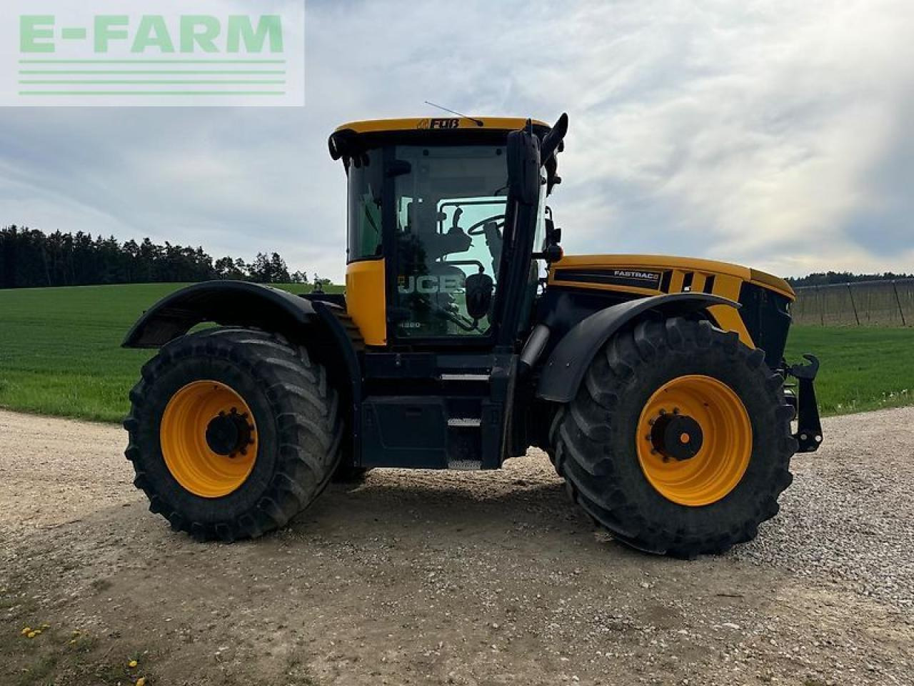 JCB fastrac 4220 - Трактор: фото 4 JCB fastrac 4220 - Трактор: фото 4