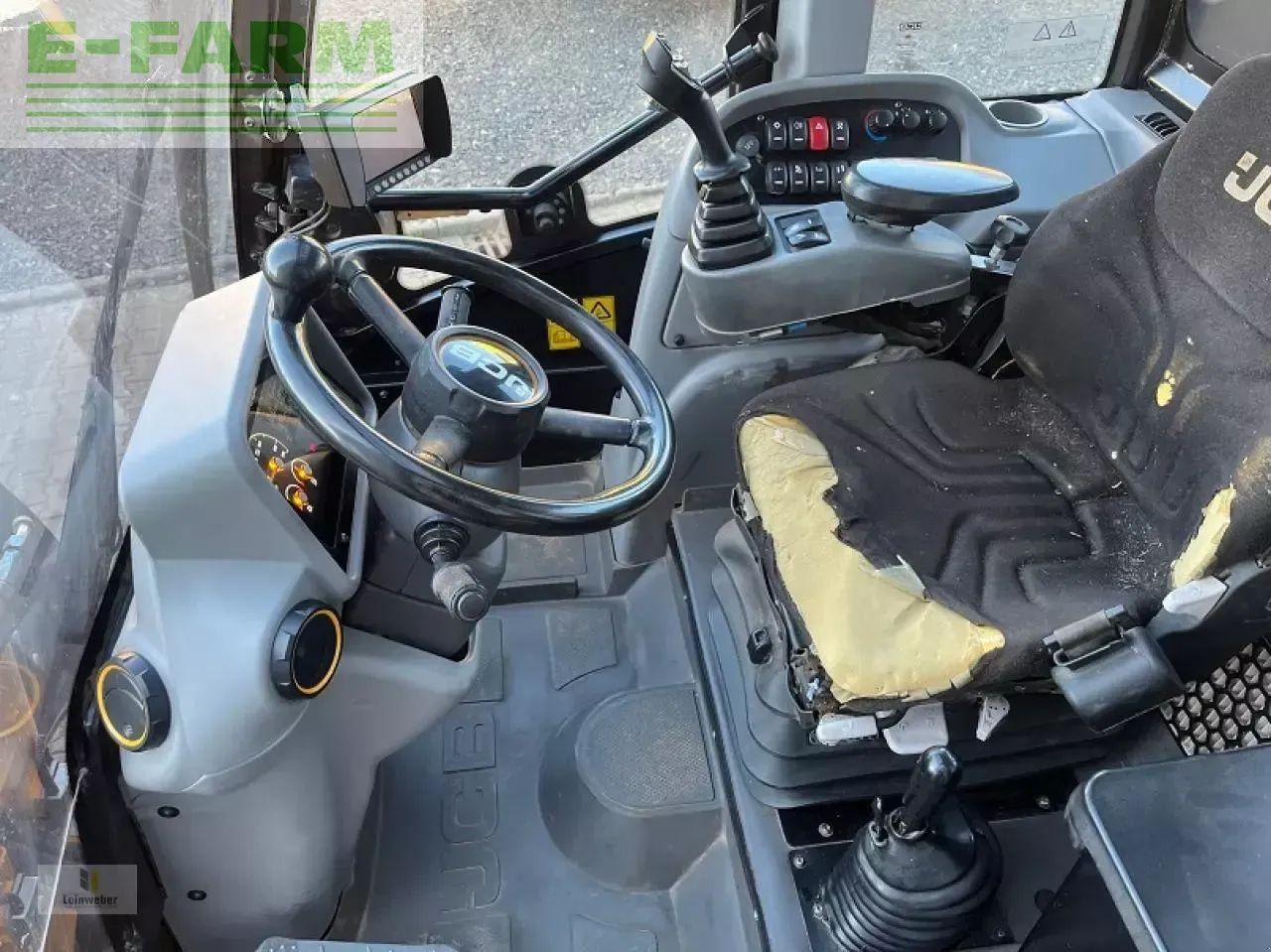 Телескопический погрузчик JCB tm 420 agri t4f: фото 7 Телескопический погрузчик JCB tm 420 agri t4f: фото 7