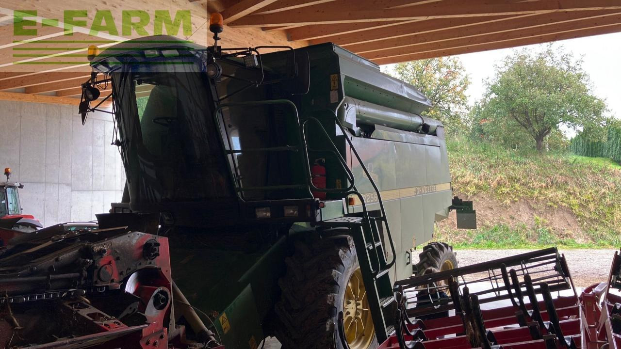 John Deere 2256 HillMaster - Зерноуборочный комбайн: фото 1 John Deere 2256 HillMaster - Зерноуборочный комбайн: фото 1