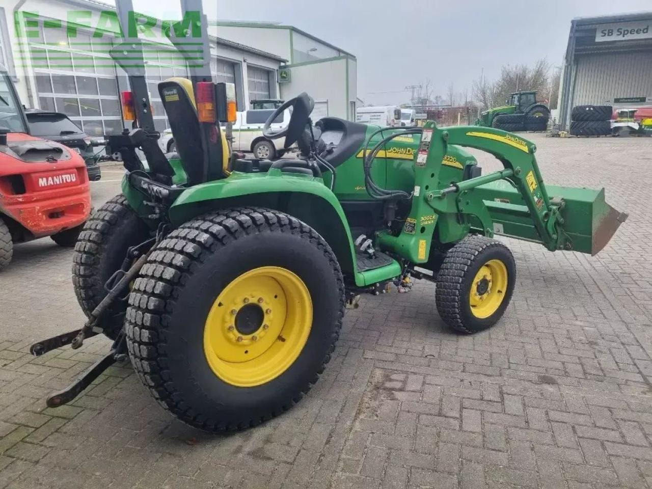 Трактор John Deere 3320 my11: фото 7