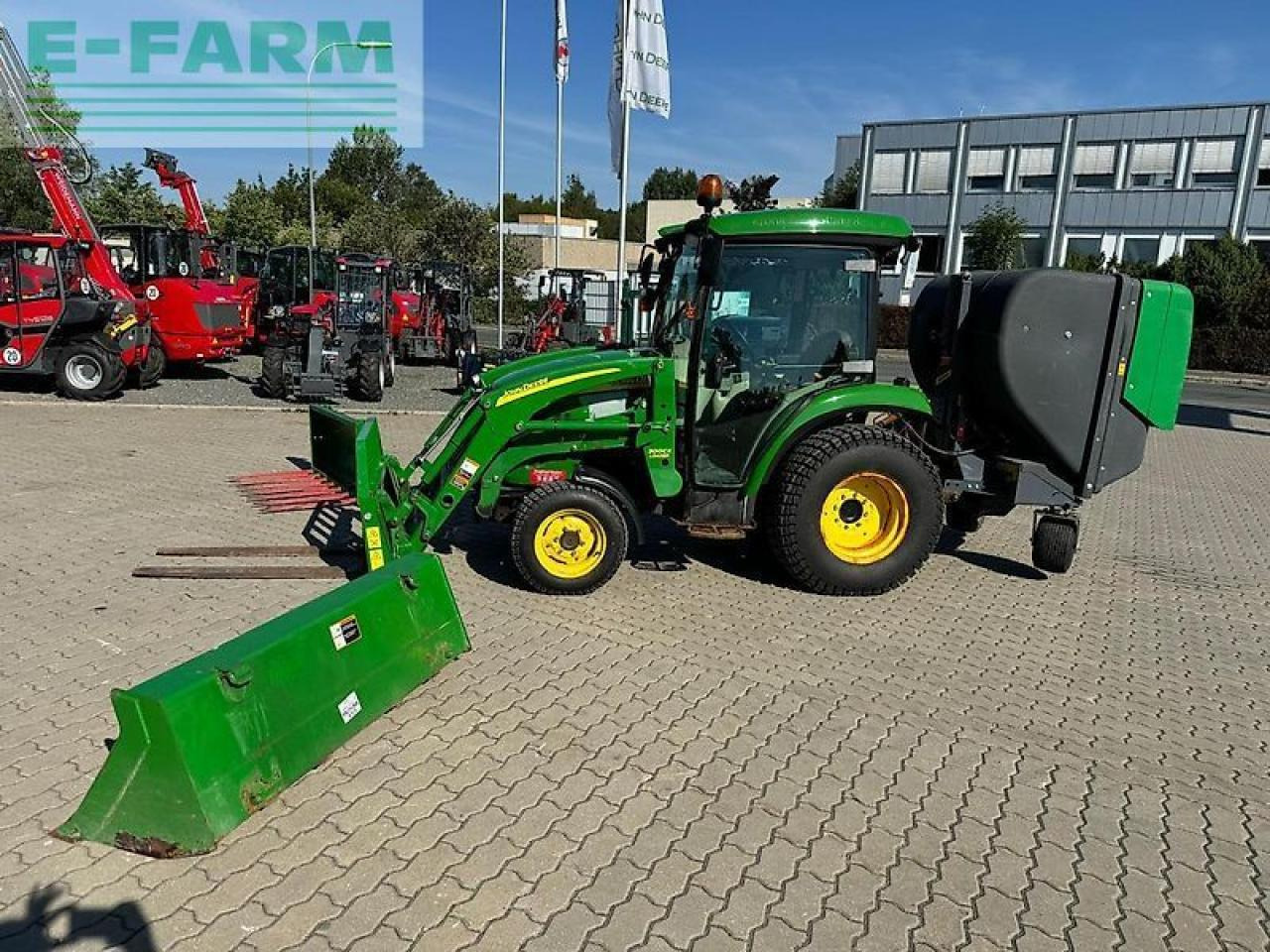 John Deere 3720 - Трактор: фото 2 John Deere 3720 - Трактор: фото 2
