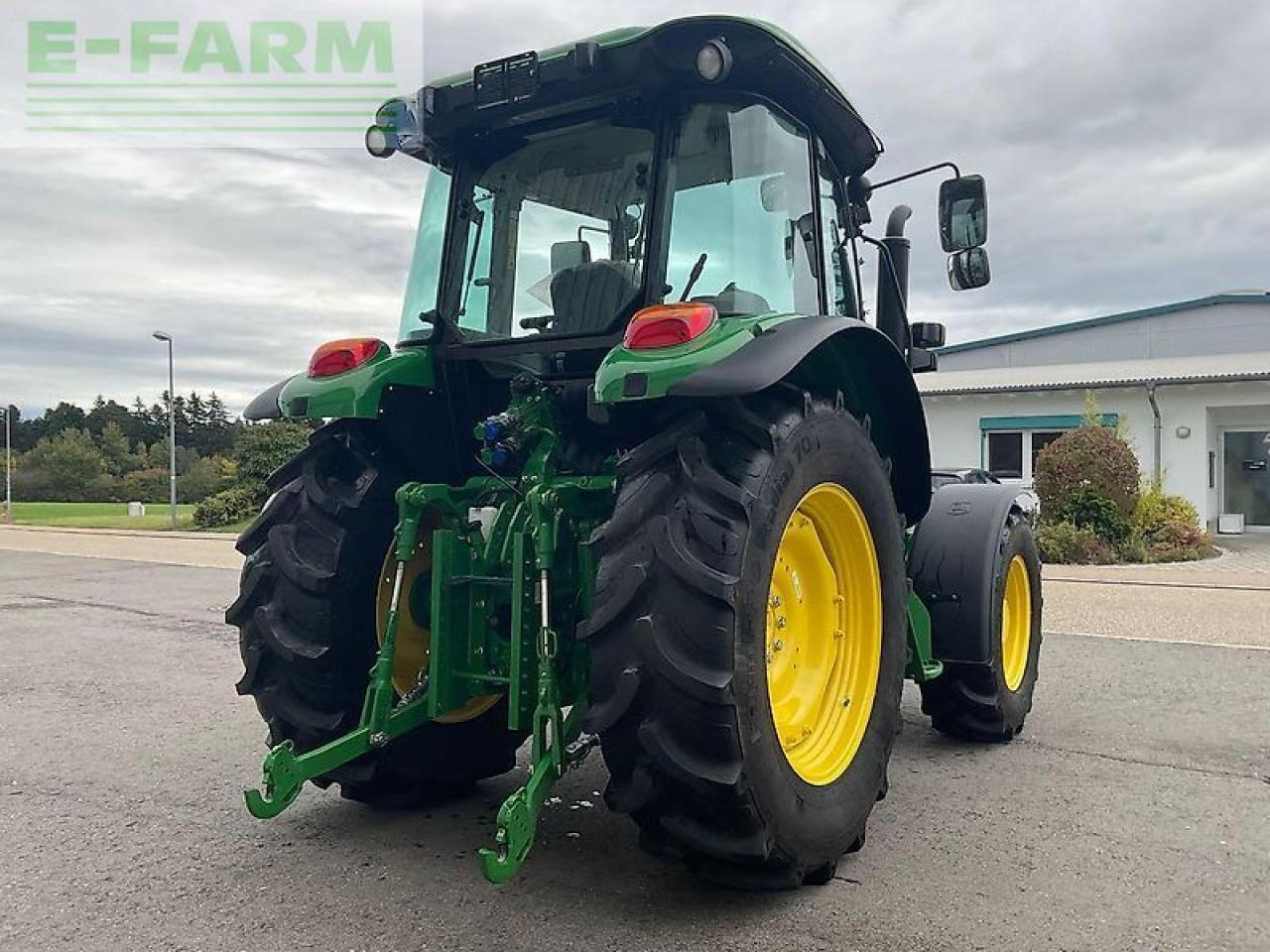 John Deere 5075 m - Трактор: фото 3 John Deere 5075 m - Трактор: фото 3