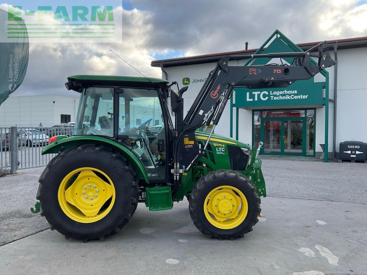 John Deere 5075E - Трактор: фото 5 John Deere 5075E - Трактор: фото 5