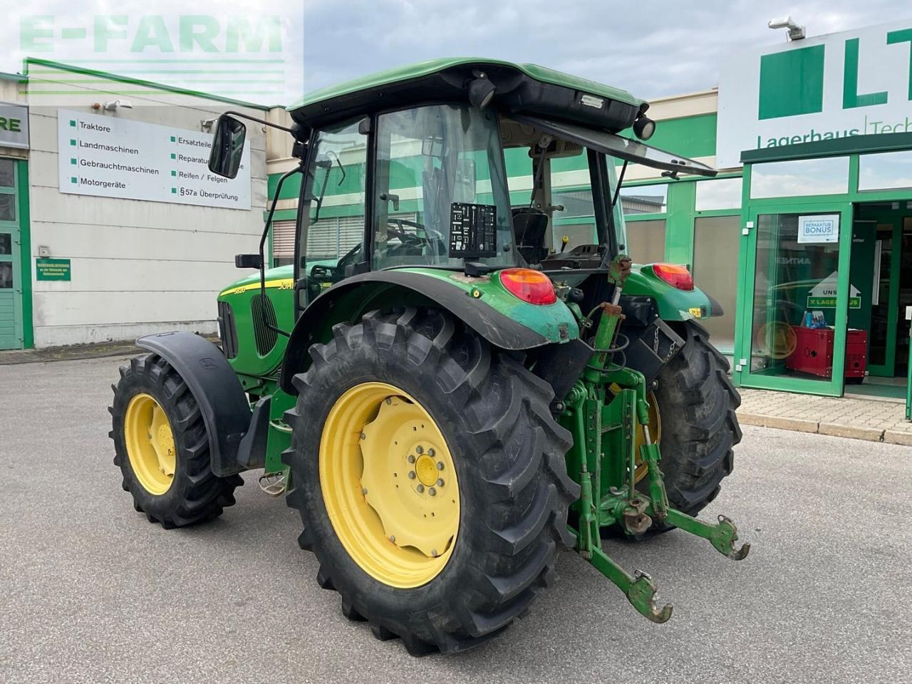 Трактор John Deere 5820: фото 6