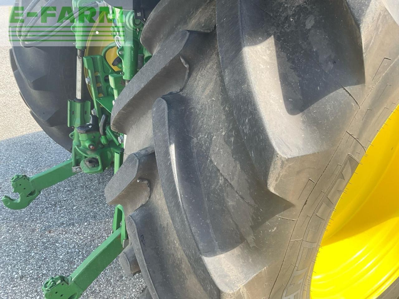 Трактор John Deere 6110R: фото 15