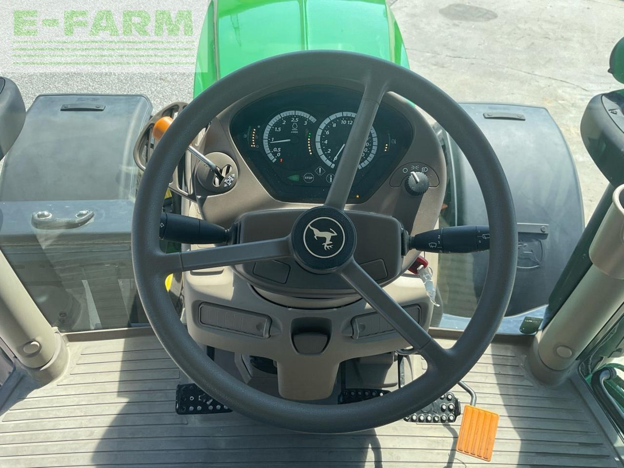 Трактор John Deere 6110R: фото 19