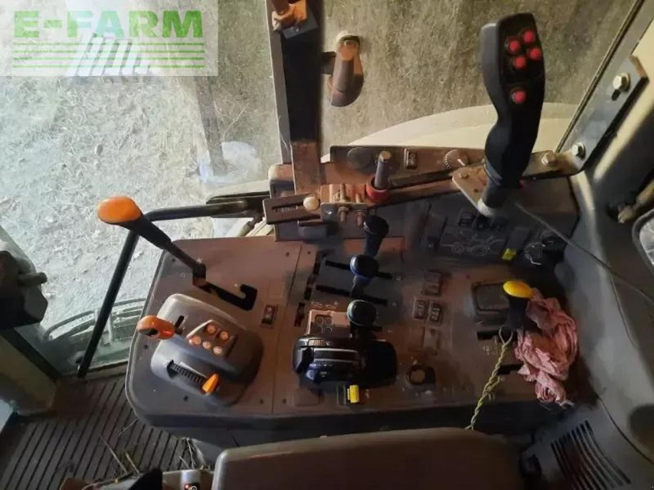 John Deere 6110m - Трактор: фото 2 John Deere 6110m - Трактор: фото 2