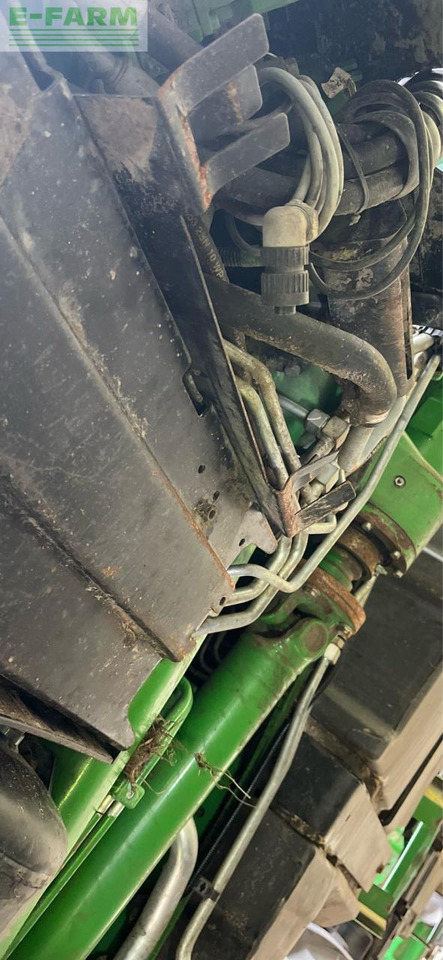 Трактор John Deere 6155 R: фото 7