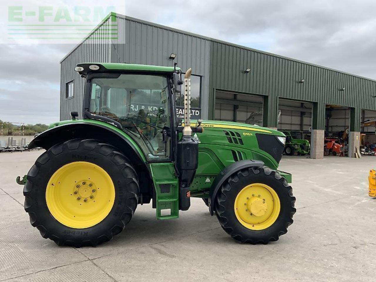 John Deere 6155r tractor (st24008) - Трактор: фото 1 John Deere 6155r tractor (st24008) - Трактор: фото 1