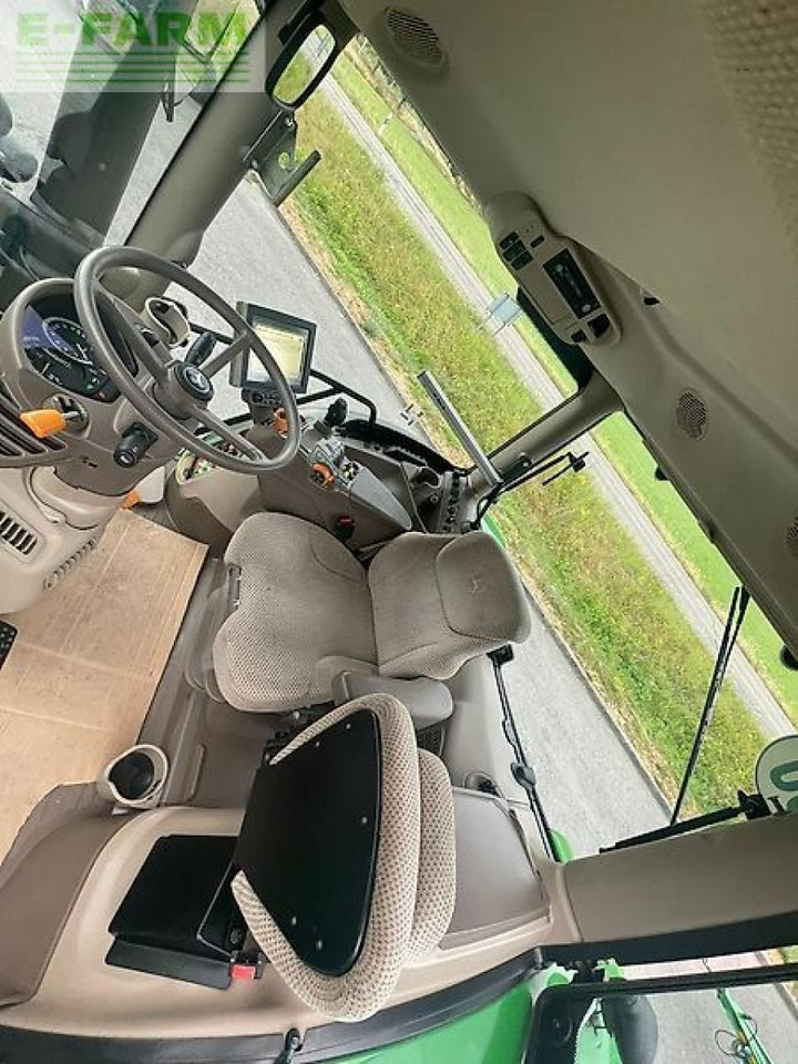 Трактор John Deere 6215r: фото 9