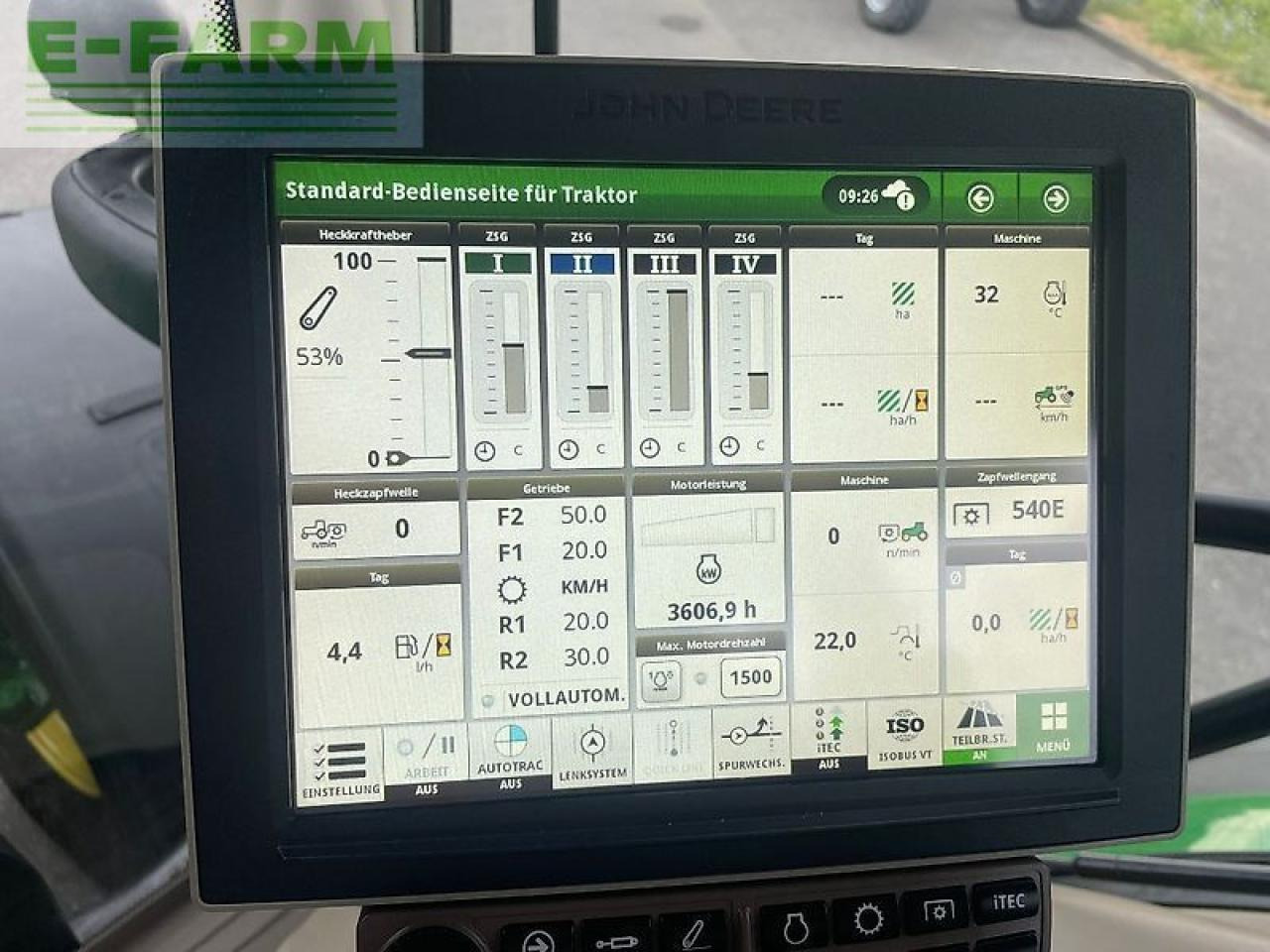 Трактор John Deere 6215r: фото 12