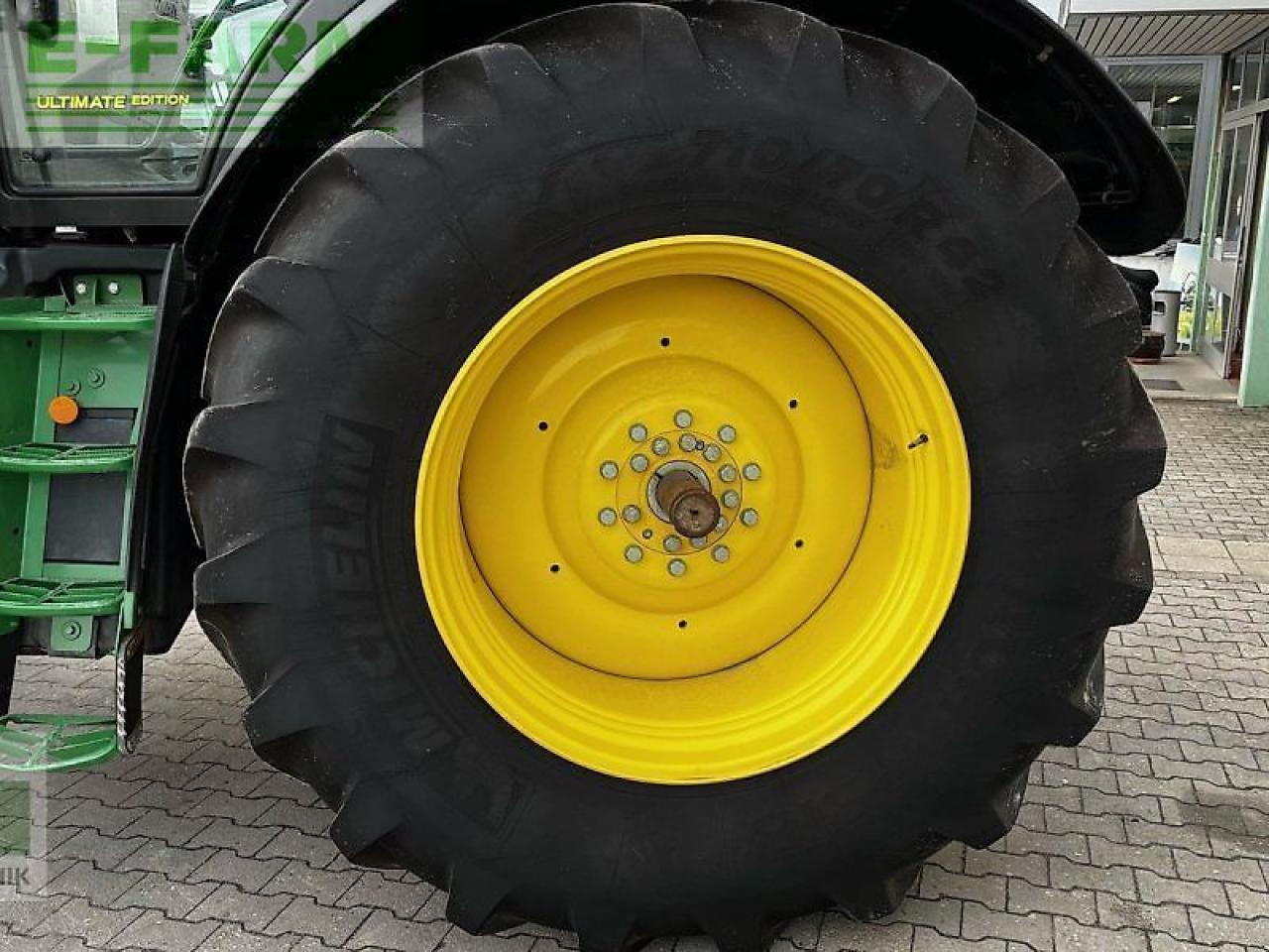 Трактор John Deere 6250r: фото 8