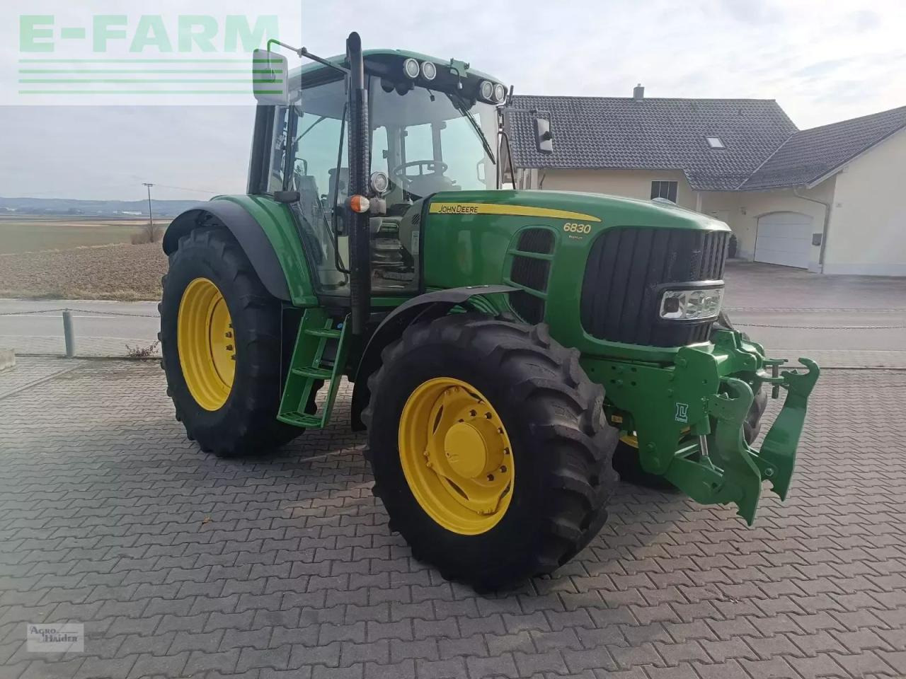 John Deere 6830 premium - Трактор: фото 1 John Deere 6830 premium - Трактор: фото 1
