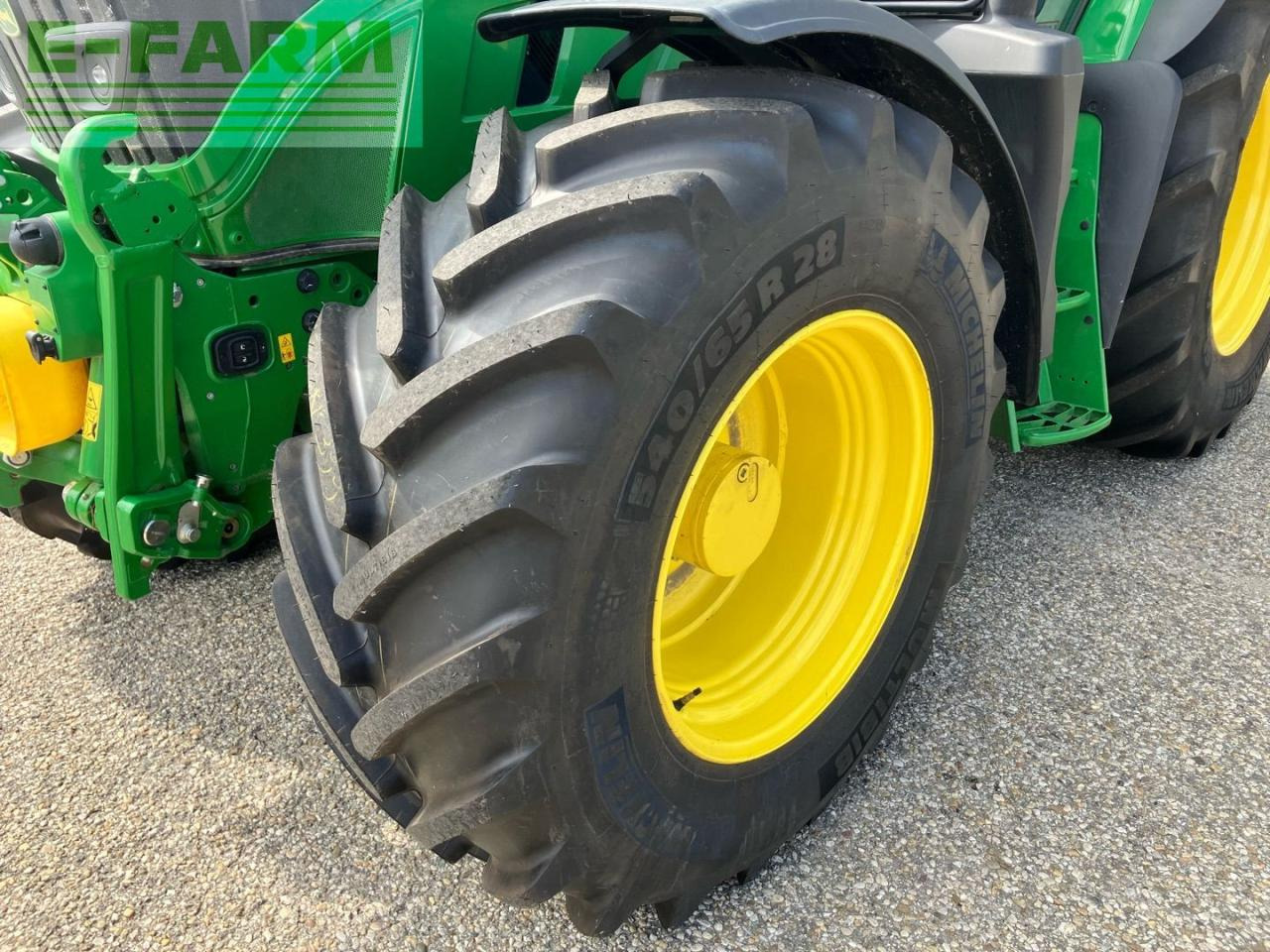 Трактор John Deere 6R 150: фото 9