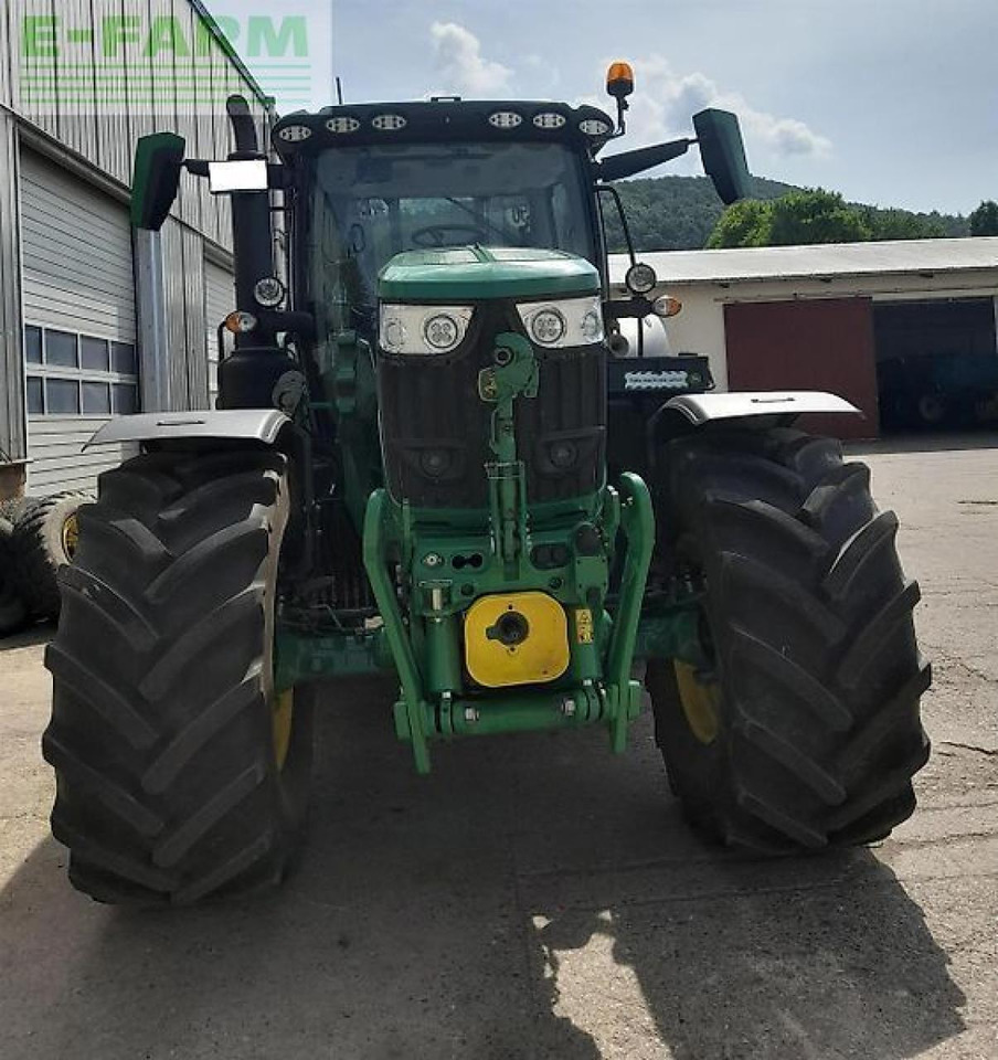 John Deere 6r 215 - Трактор: фото 2 John Deere 6r 215 - Трактор: фото 2