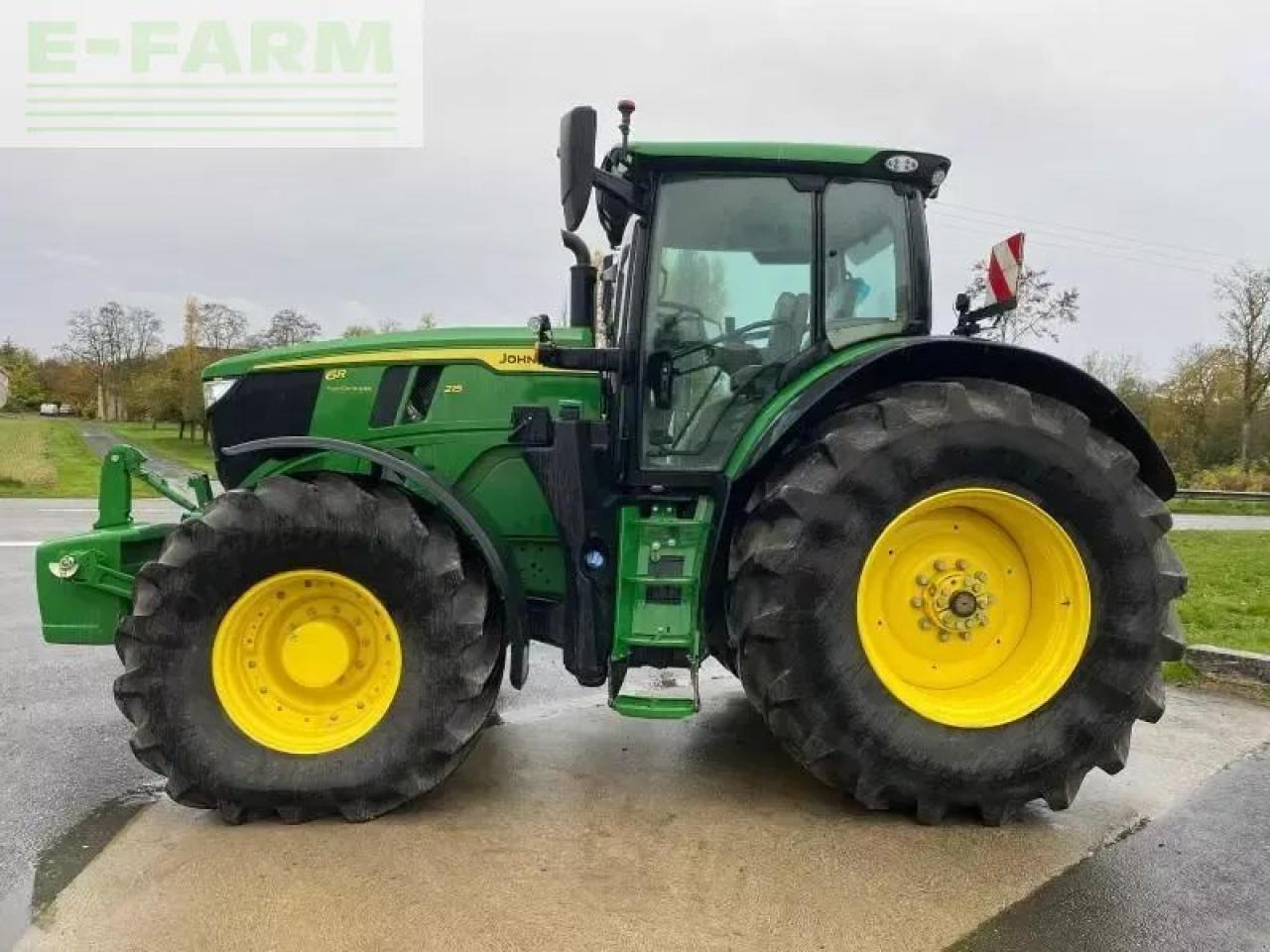John Deere 6r 215 - Трактор: фото 4 John Deere 6r 215 - Трактор: фото 4