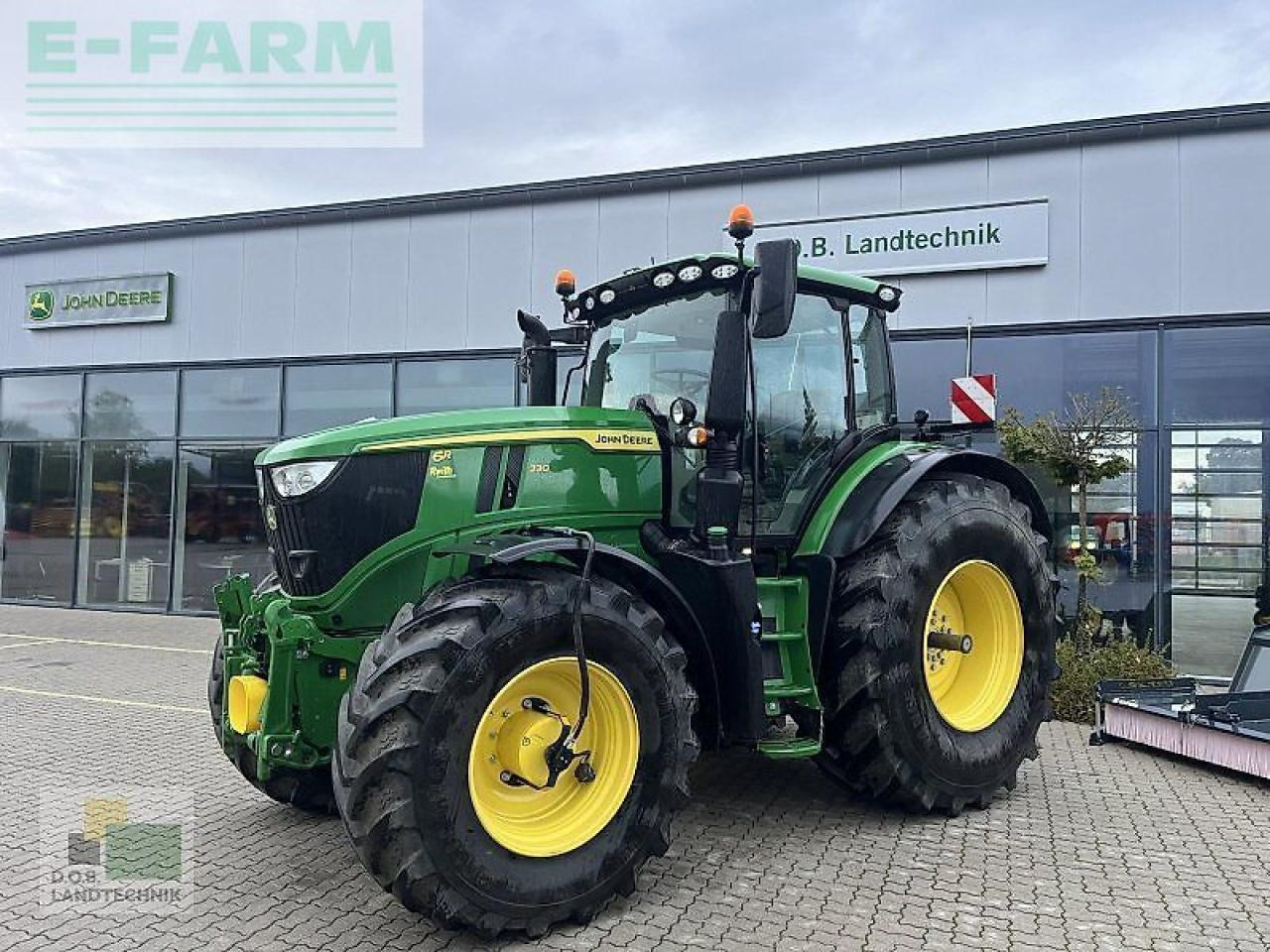 John Deere 6r 230 - Трактор: фото 1 John Deere 6r 230 - Трактор: фото 1
