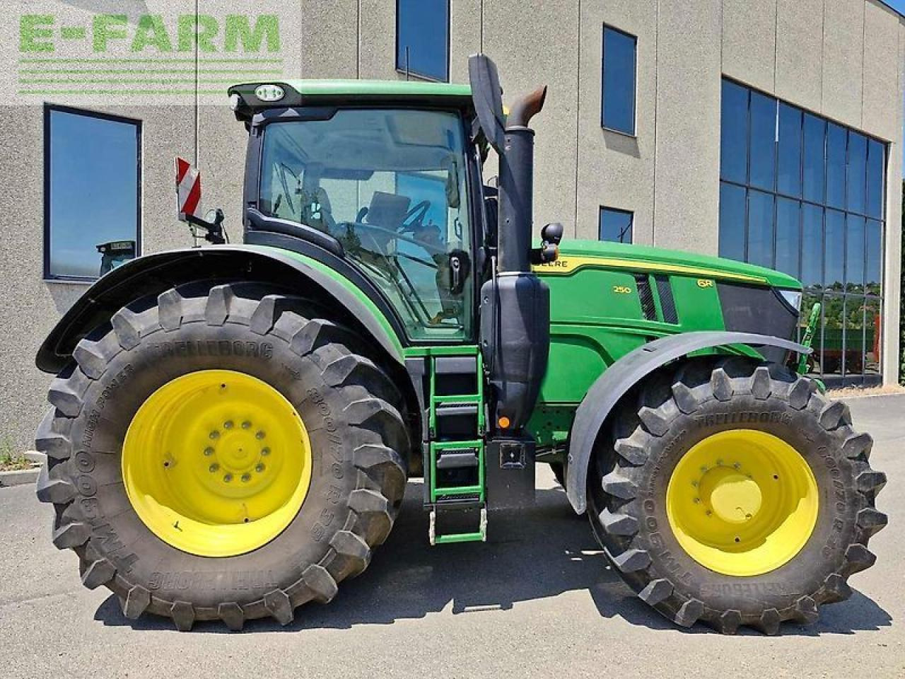 John Deere 6r 250 - Трактор: фото 5 John Deere 6r 250 - Трактор: фото 5