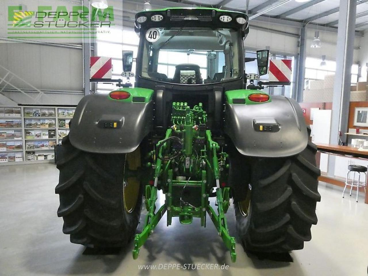 John Deere 6r 250 - Трактор: фото 5 John Deere 6r 250 - Трактор: фото 5