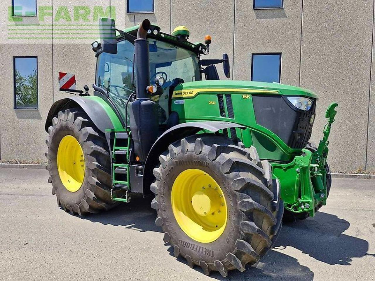 John Deere 6r 250 - Трактор: фото 1 John Deere 6r 250 - Трактор: фото 1