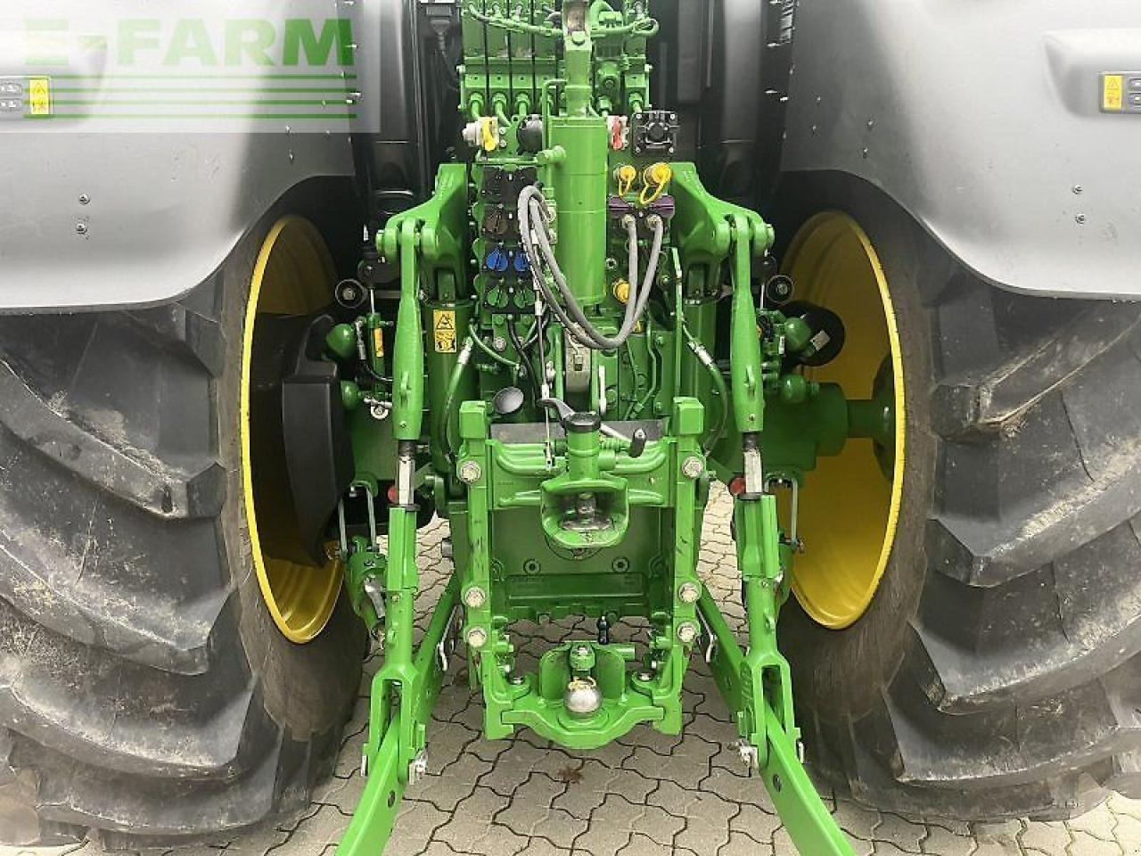 John Deere 6r175 6r 175 6175r - Трактор: фото 4 John Deere 6r175 6r 175 6175r - Трактор: фото 4