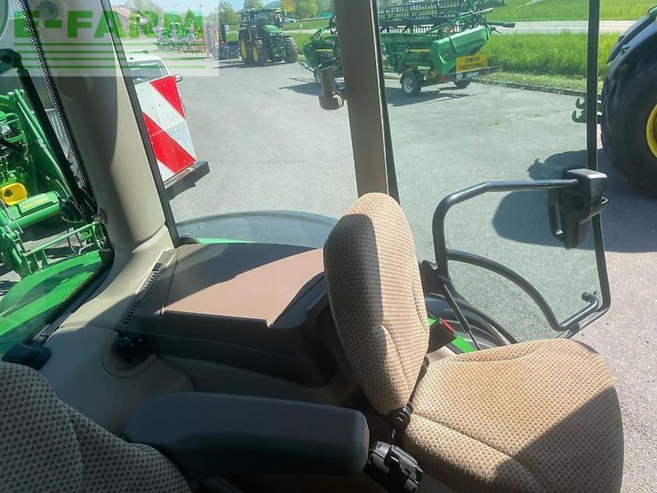 John Deere 6r215 / 6r 215 - Трактор: фото 5 John Deere 6r215 / 6r 215 - Трактор: фото 5