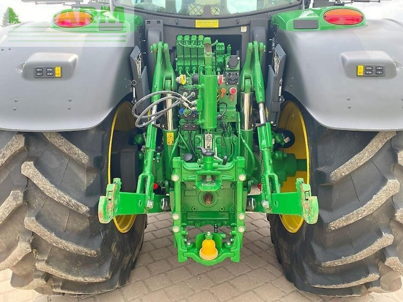 John Deere 6r215 - Трактор: фото 5 John Deere 6r215 - Трактор: фото 5