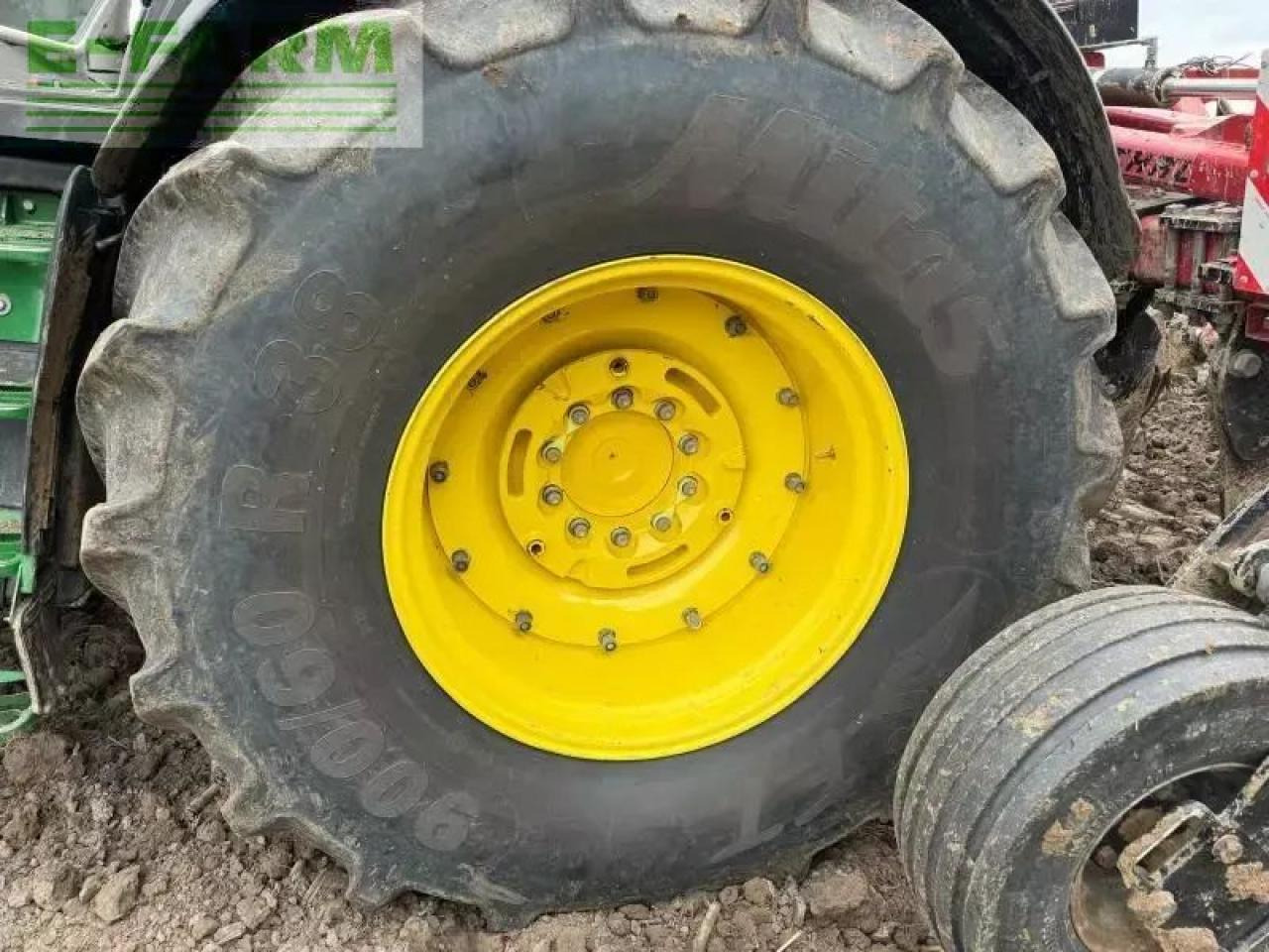 John Deere 6r250 - Трактор: фото 5 John Deere 6r250 - Трактор: фото 5