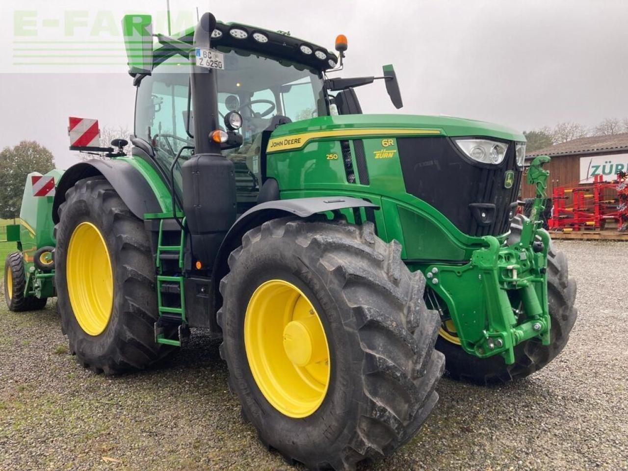 John Deere 6r250 - Трактор: фото 3 John Deere 6r250 - Трактор: фото 3