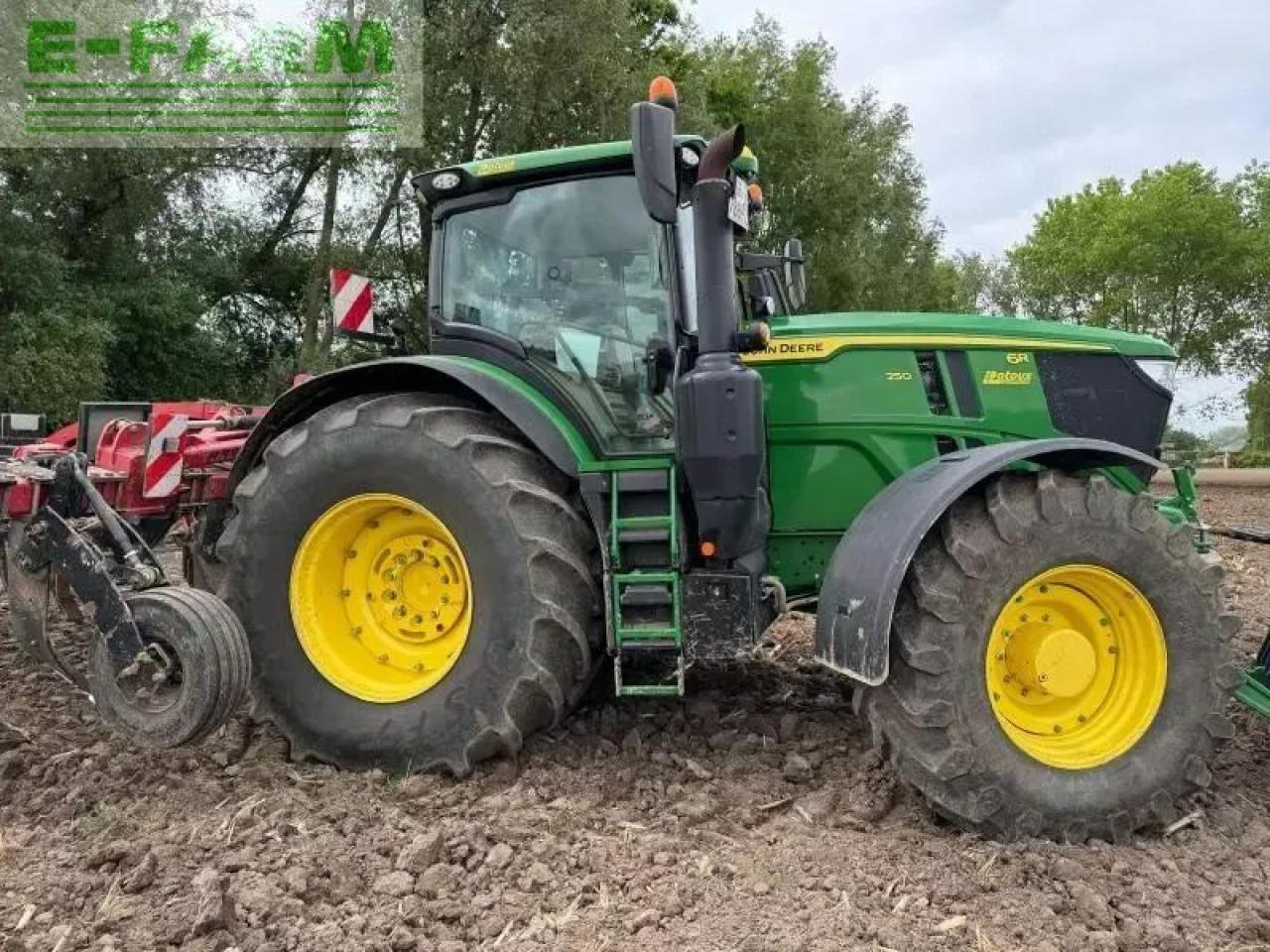 John Deere 6r250 - Трактор: фото 1 John Deere 6r250 - Трактор: фото 1