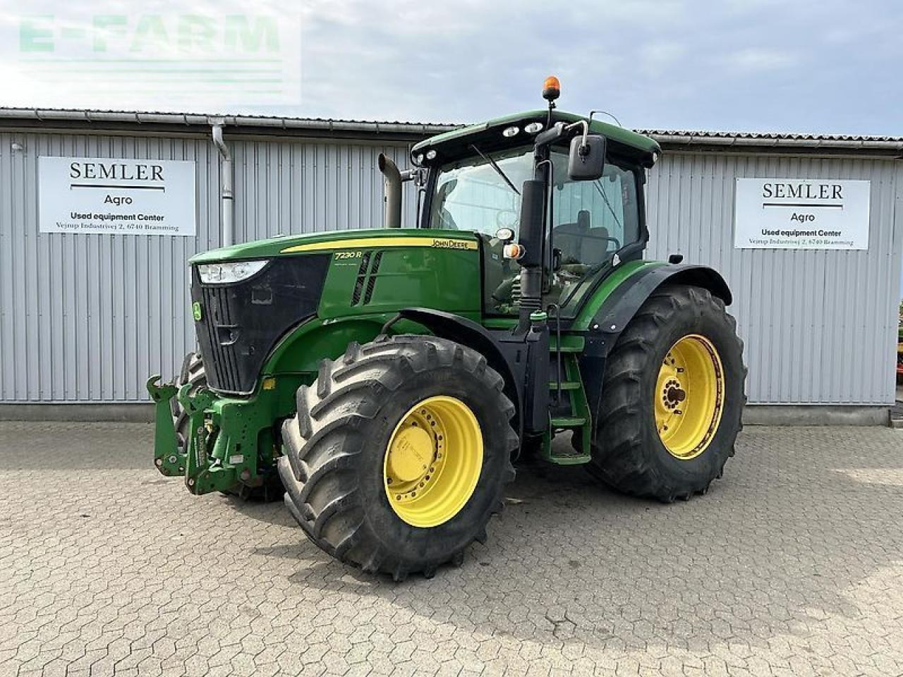 John Deere 7230r - Трактор: фото 1 John Deere 7230r - Трактор: фото 1