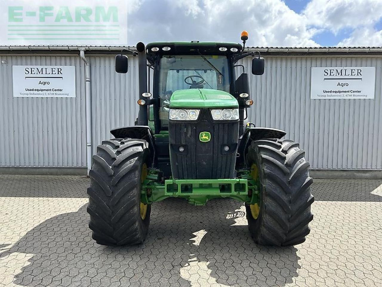John Deere 7230r - Трактор: фото 2 John Deere 7230r - Трактор: фото 2