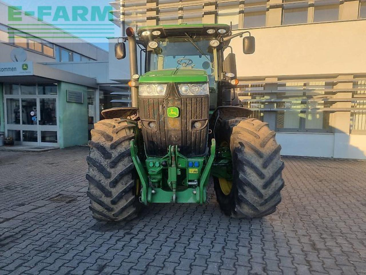 John Deere 7230r - Трактор: фото 2 John Deere 7230r - Трактор: фото 2
