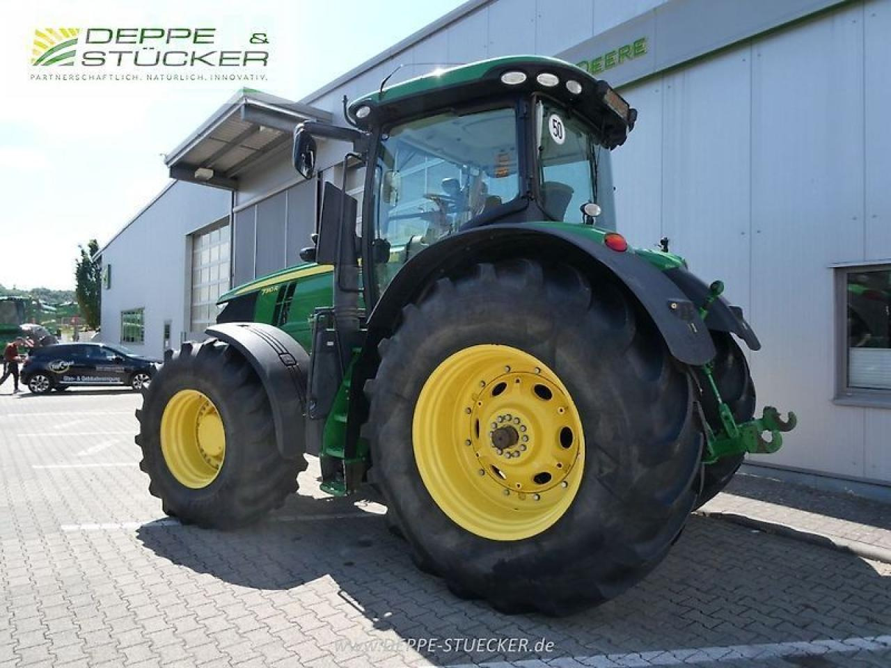 John Deere 7310r (my16) - Трактор: фото 3 John Deere 7310r (my16) - Трактор: фото 3