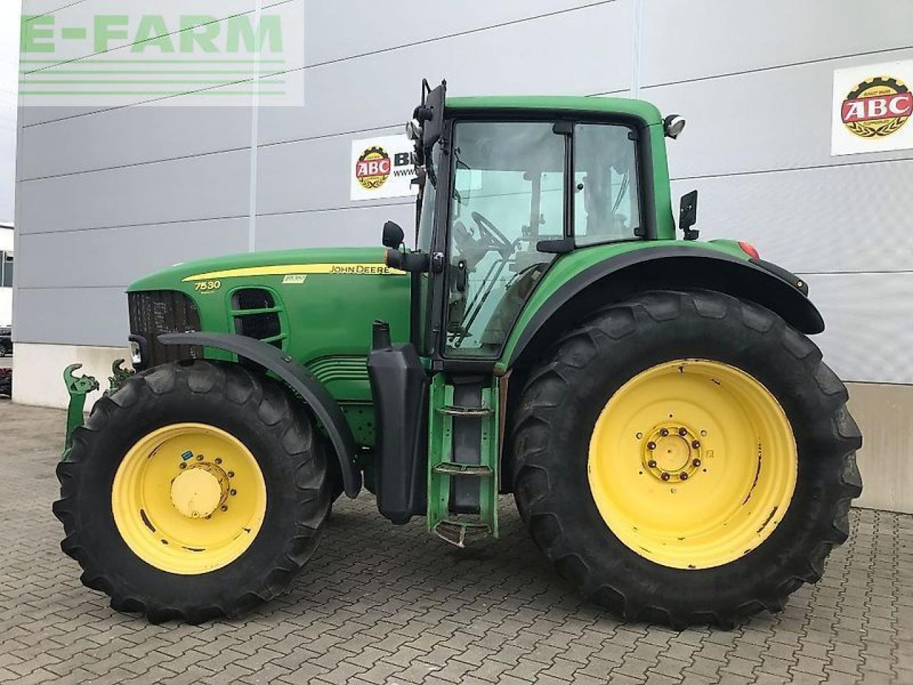 John Deere 7530 - Трактор: фото 2 John Deere 7530 - Трактор: фото 2