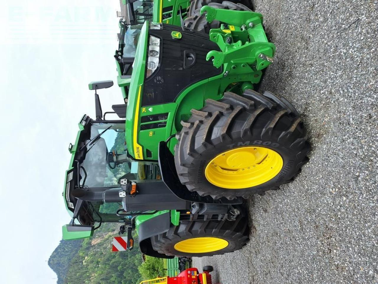 John Deere 7R 330 - Трактор: фото 1 John Deere 7R 330 - Трактор: фото 1